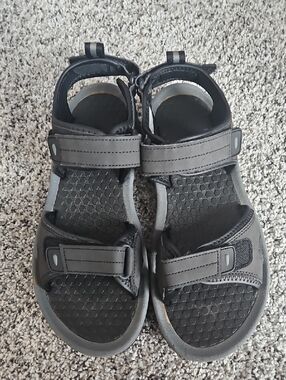 Khombu Gray Black Adjustable Velcro Men's Sandals